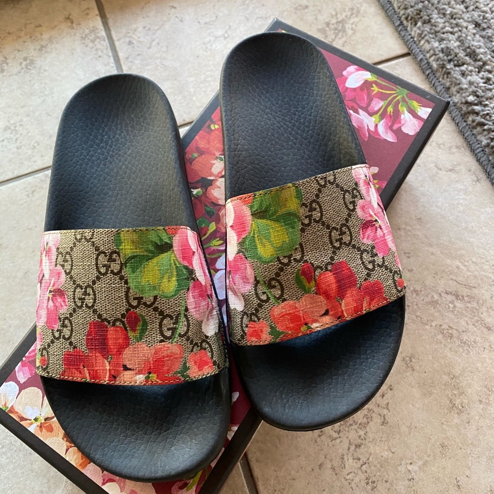 Gucci Blooms slides